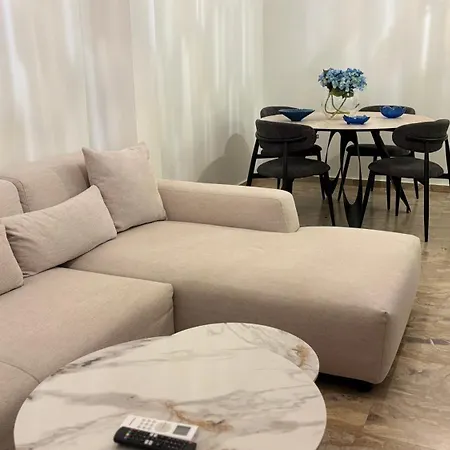 Lucrezia Luxury - In The Heart Of Center * Lefkáda