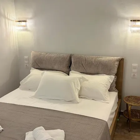 Lucrezia Luxury - In The Heart Of Center Lefkáda