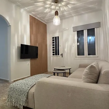 Lucrezia Luxury - In The Heart Of Center Lefkáda