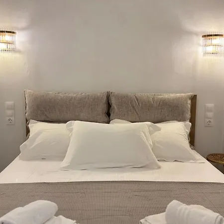Lucrezia Luxury - In The Heart Of Center Lefkáda